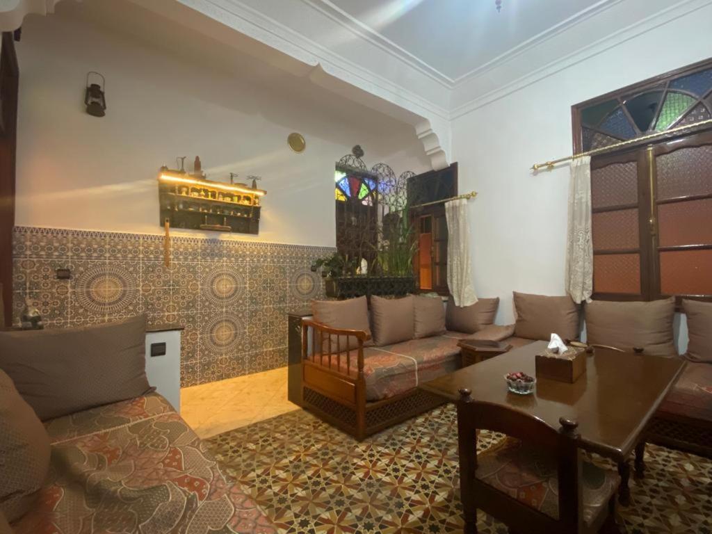 Appartement Meuble 5 Personnes En Plein Centre Ville Rabat Exterior photo